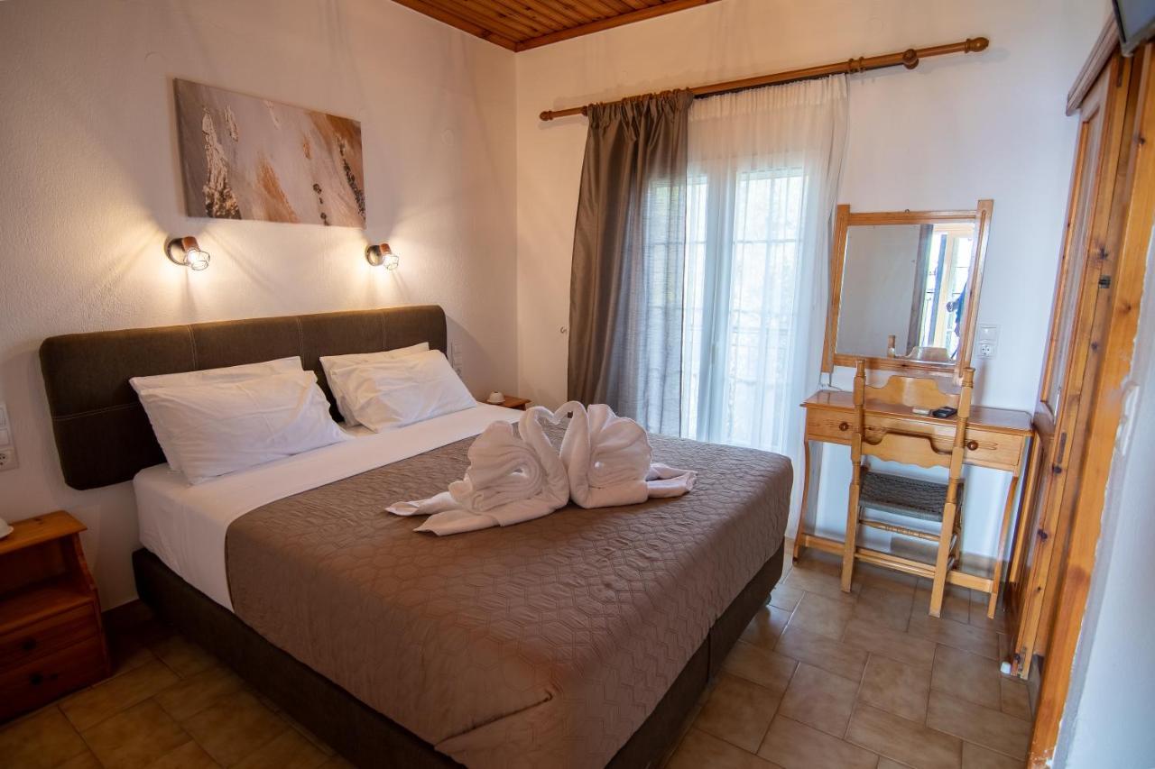 Villa Nina Adult Only Skiathos-Stadt Exterior foto