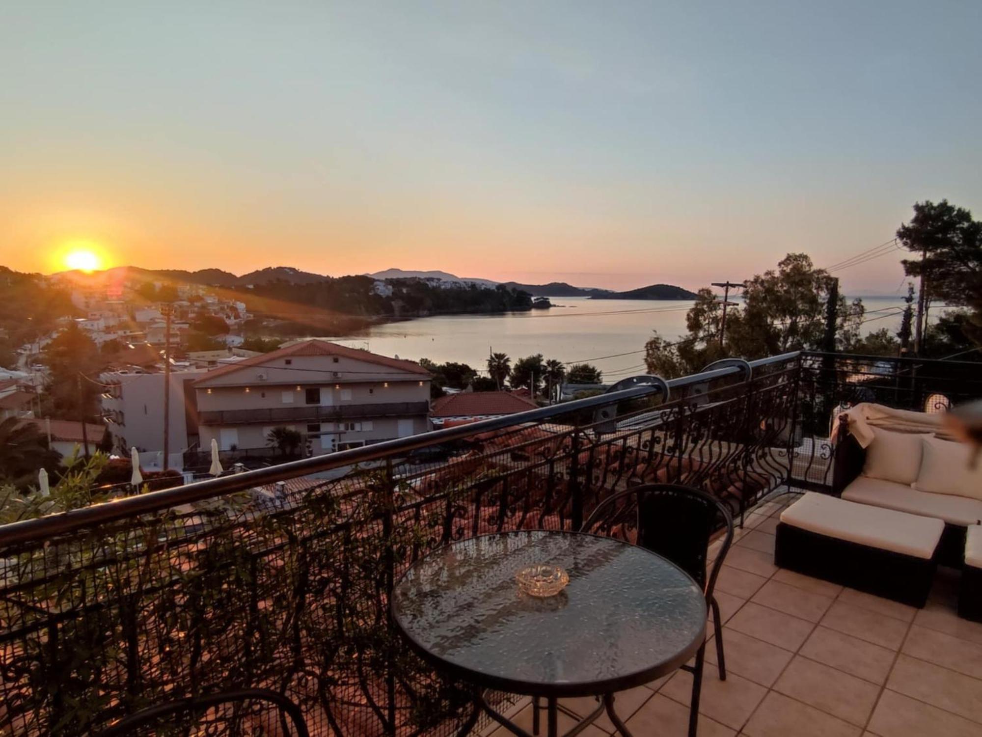 Villa Nina Adult Only Skiathos-Stadt Exterior foto